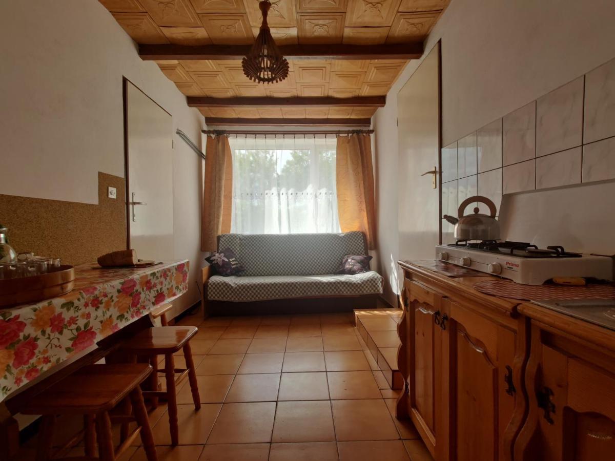 Przy Winogronie Hotel Uherce Mineralne Kültér fotó