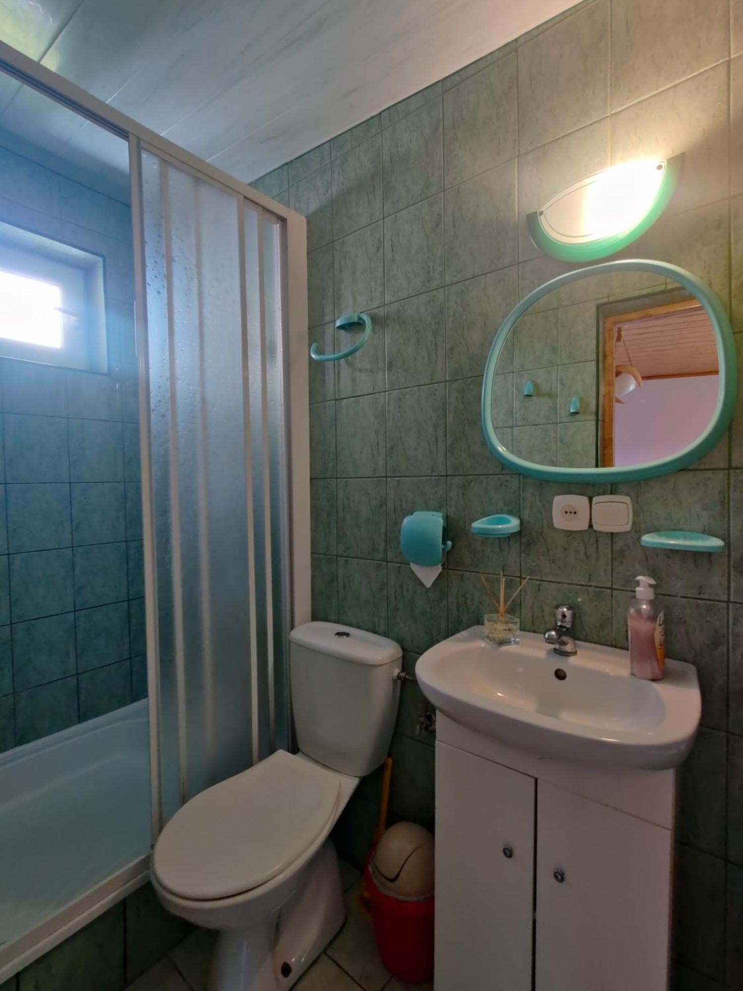 Przy Winogronie Hotel Uherce Mineralne Szoba fotó