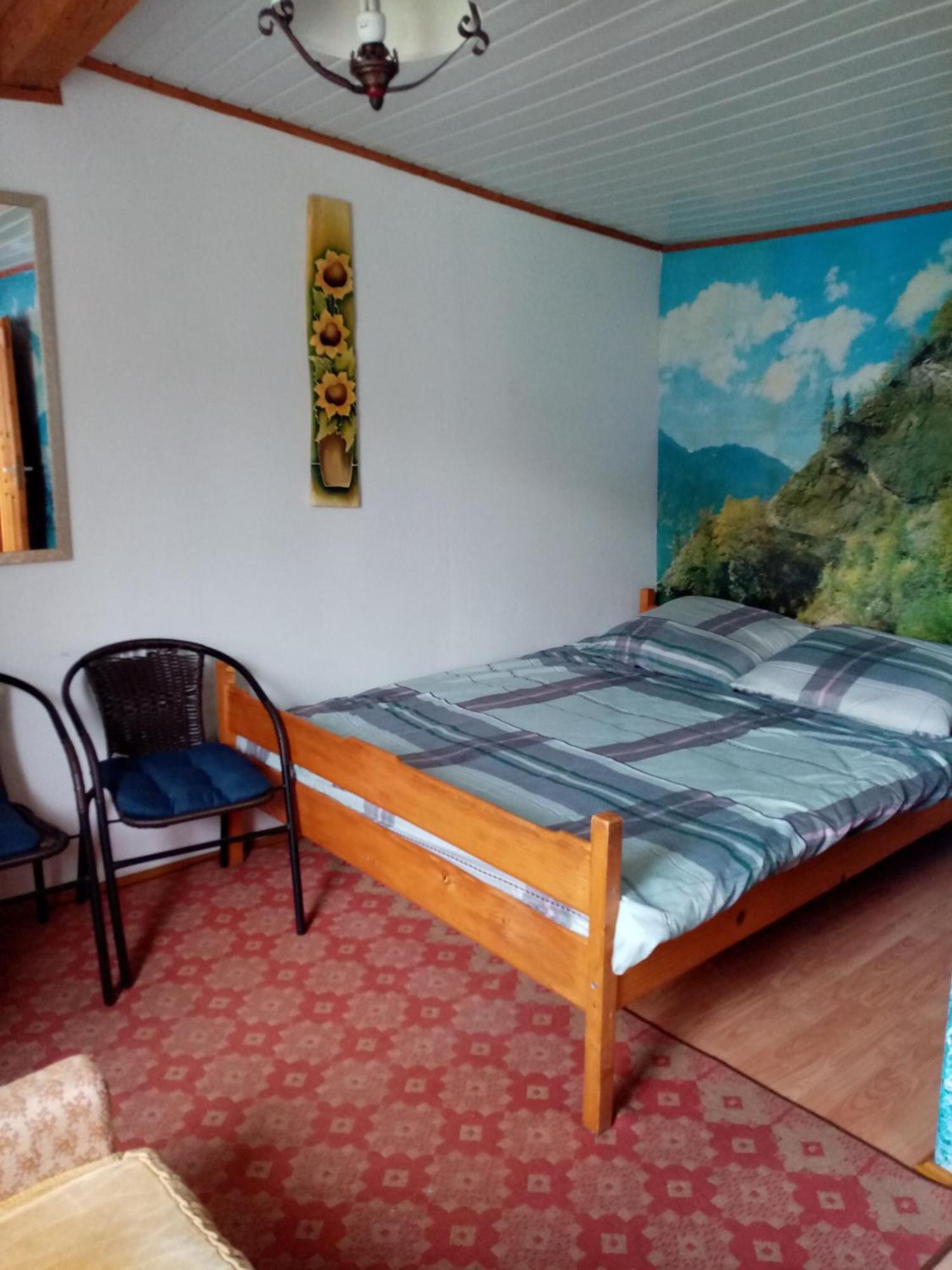 Przy Winogronie Hotel Uherce Mineralne Szoba fotó